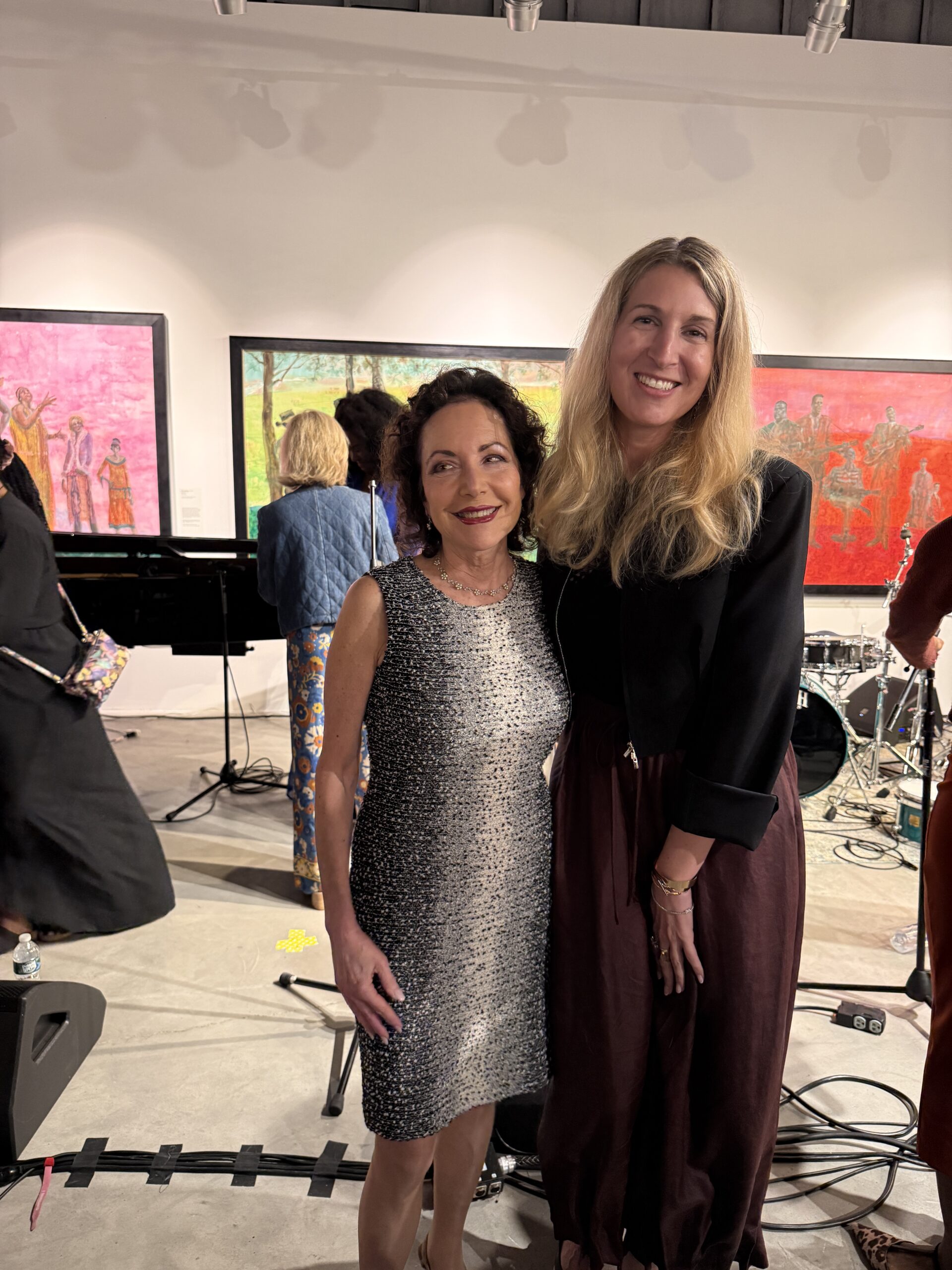 MoCA CT Executive Director Robin Jaffee Frank and Caroline Johns, Saatva s Vice President, Corporate Communications